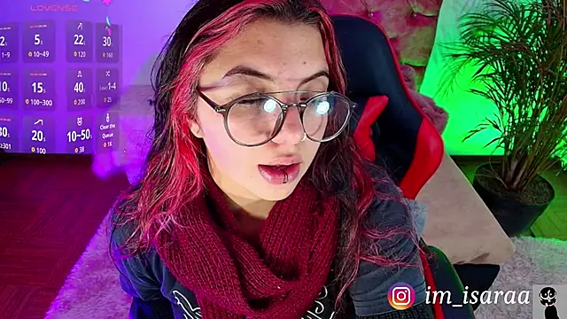 Snapshot of is_isaraa chatting on 10/17/25, 11:12 is isaraa online show from 10/17/25, 11:12