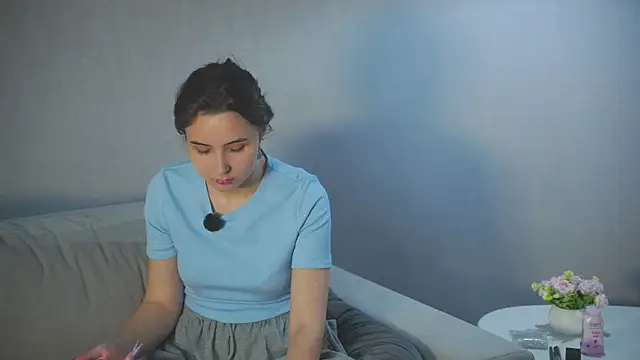 Snapshot of GloriaVitiello chatting on 10/21/25, 10:14 GloriaVitiello online show from 10/21/25, 10:14