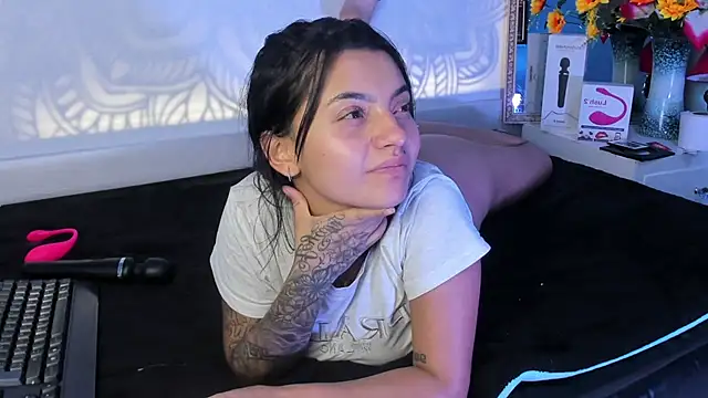 Liisaa Kiss online show from 11/27/25, 03:45