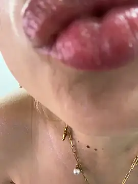 Adeline 1 online show from 02/03/26, 02:53