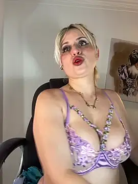 Snapshot of Adeline_1 chatting on 06/09/26, 02:45 Adeline 1 online show from 06/09/26, 02:45