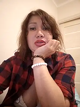 Ambika beauty online show from 10/17/25, 07:48