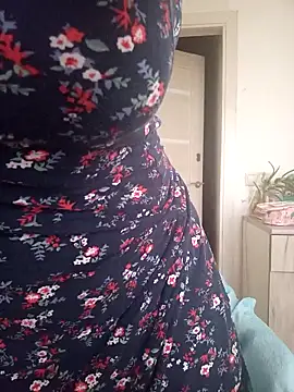 Ambika beauty online show from 10/18/25, 11:01