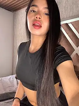 LunaMoore Pink online show from 10/25/25, 01:01