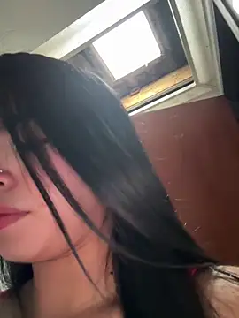 LunaMoore Pink online show from 04/14/26, 12:21