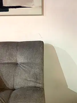 LunaMoore Pink online show from 12/18/25, 12:31