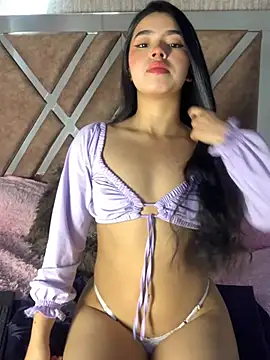 LunaMoore Pink online show from 02/04/26, 12:44