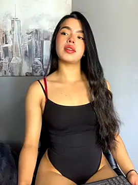 LunaMoore Pink online show from 11/21/25, 12:48