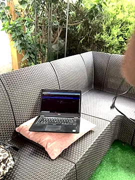 Snapshot of ElectraPink_ chatting on 10/20/25, 12:38 ElectraPink online show from 10/20/25, 12:38