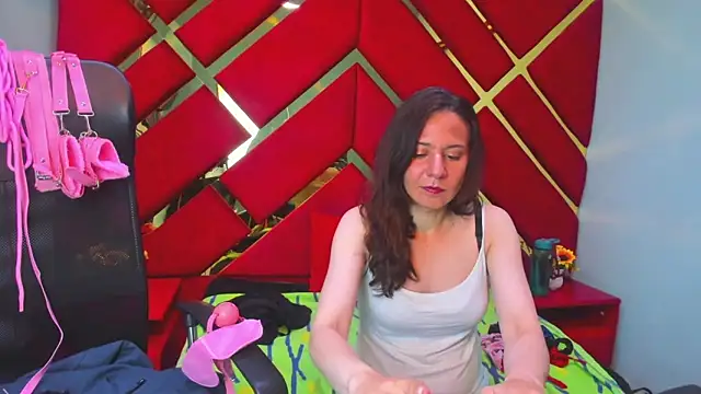 Snapshot of Kylie_Bloom chatting on 03/16/26, 10:23 Kylie Bloom online show from 03/16/26, 10:23