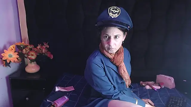 Kylie Bloom online show from 11/14/25, 10:02