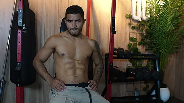 Snapshot of Reik_Vonn chatting on 11/14/25, 12:31 Reik Vonn online show from 11/14/25, 12:31