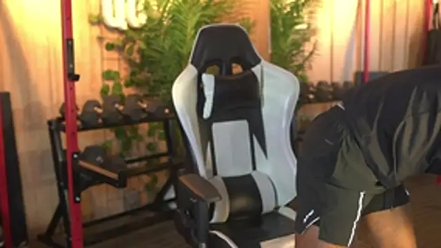 Snapshot of Reik_Vonn chatting on 12/15/25, 12:22 Reik Vonn online show from 12/15/25, 12:22