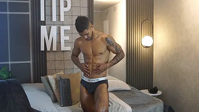 Snapshot of Reik_Vonn chatting on 11/20/25, 12:17 Reik Vonn online show from 11/20/25, 12:17