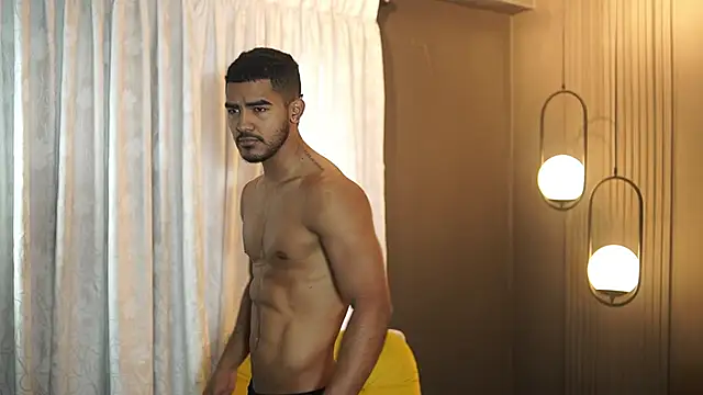 Snapshot of Reik_Vonn chatting on 11/15/25, 12:20 Reik Vonn online show from 11/15/25, 12:20