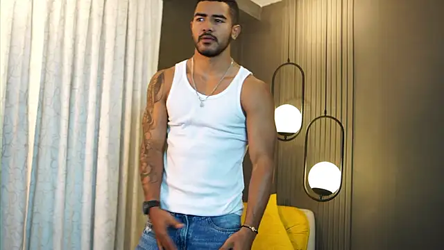 Snapshot of Reik_Vonn chatting on 06/10/26, 12:39 Reik Vonn online show from 06/10/26, 12:39