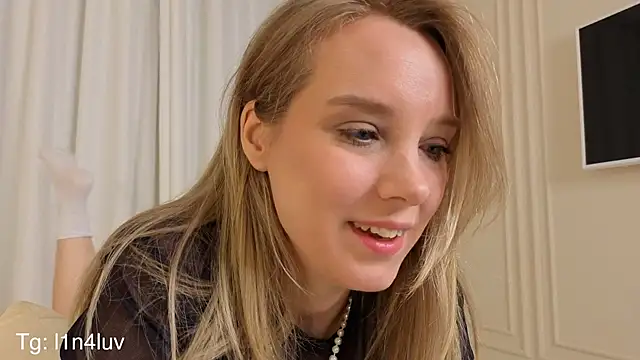 AIicaparkerc online show from 10/28/25, 10:20