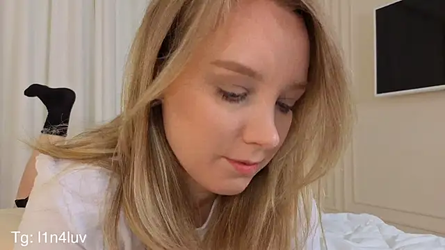 AIicaparkerc online show from 11/17/25, 09:30