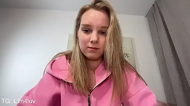 AIicaparkerc online show from 04/09/26, 04:57