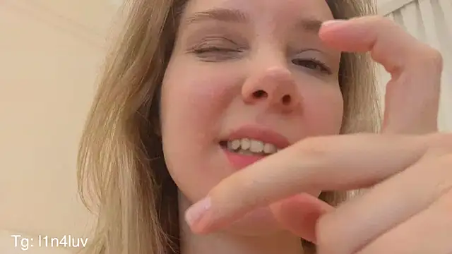 AIicaparkerc online show from 11/26/25, 09:26