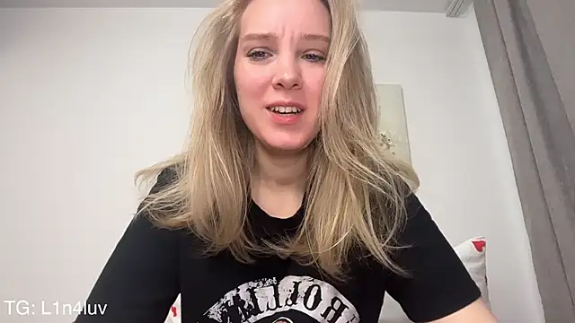 AIicaparkerc online show from 02/09/26, 03:04