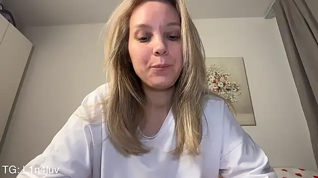 AIicaparkerc online show from 02/13/26, 07:58