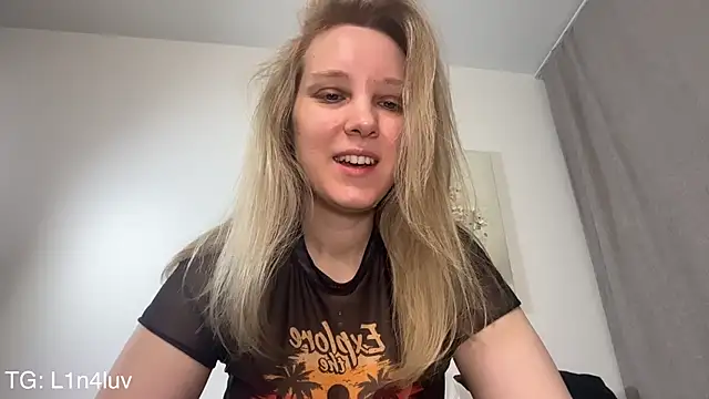 AIicaparkerc online show from 03/13/26, 04:12