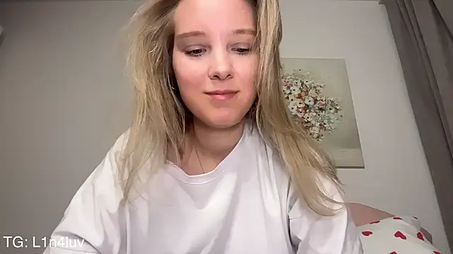 AIicaparkerc online show from 03/23/26, 05:02