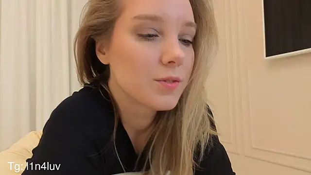 AIicaparkerc online show from 12/16/25, 09:30