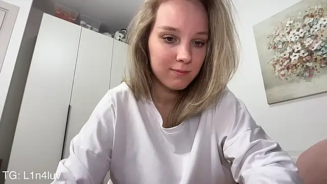 AIicaparkerc online show from 02/10/26, 07:35