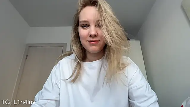 AIicaparkerc online show from 02/13/26, 07:52