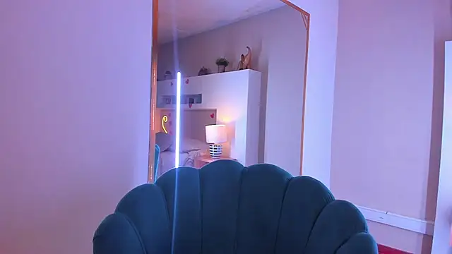 HollyPeach online show from 02/28/26, 05:45