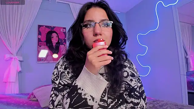 HollyPeach online show from 01/10/26, 04:35