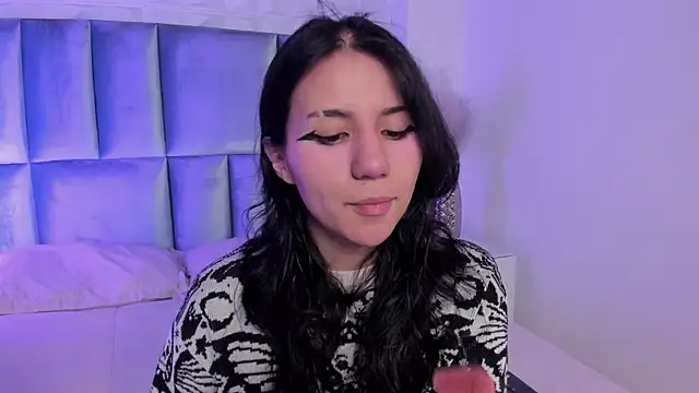 HollyPeach online show from 05/14/26, 07:44