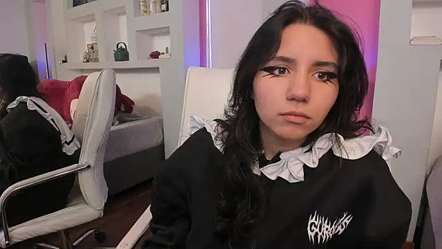 HollyPeach online show from 04/02/26, 01:07