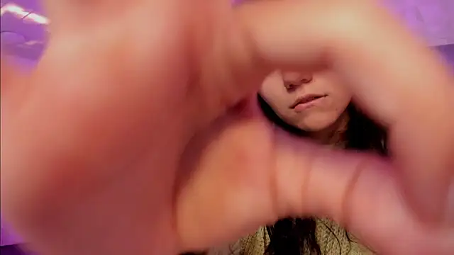 HollyPeach online show from 04/07/26, 07:26