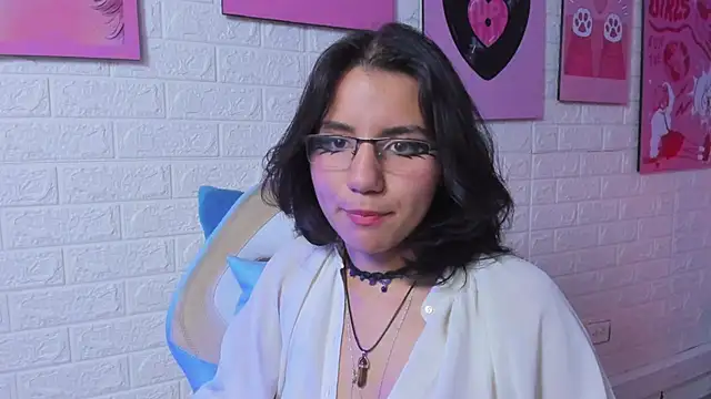 HollyPeach online show from 11/13/25, 07:56