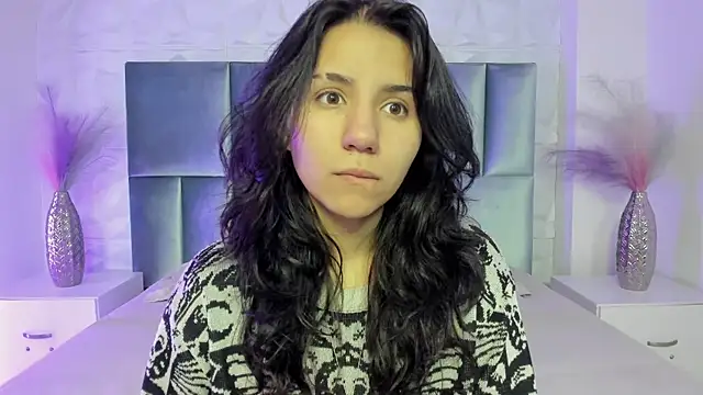 HollyPeach online show from 05/15/26, 07:34