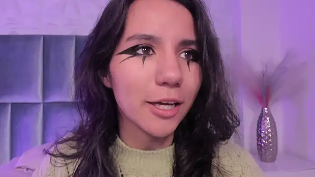 HollyPeach online show from 03/31/26, 07:27