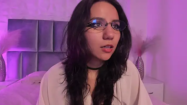 HollyPeach online show from 03/20/26, 07:37