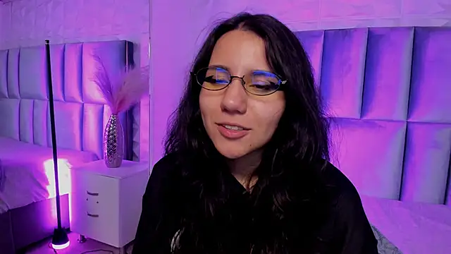 HollyPeach online show from 04/21/26, 01:42