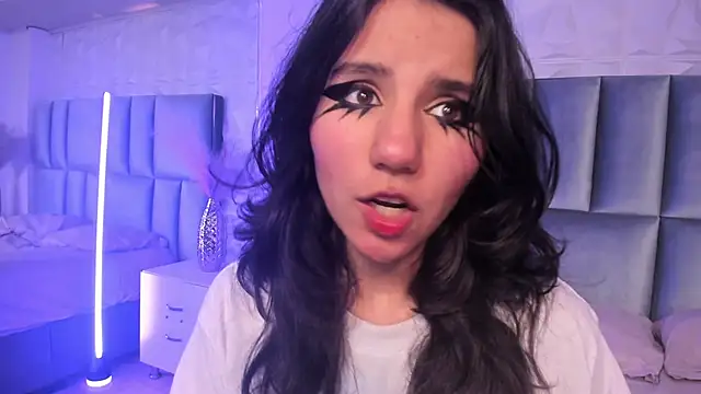 HollyPeach online show from 02/11/26, 07:25