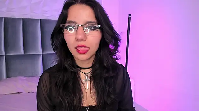 HollyPeach online show from 02/09/26, 07:34