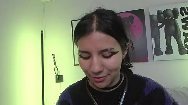 HollyPeach online show from 05/29/26, 08:15