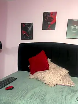 Snapshot of Fatimareid chatting on 10/20/25, 10:49 Fatimareid online show from 10/20/25, 10:49