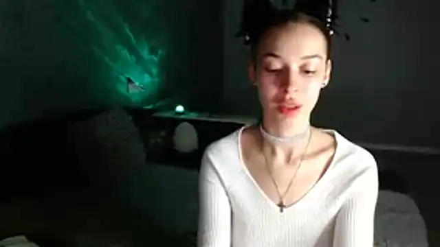 Daphne Darkthorn online show from 11/19/25, 08:20