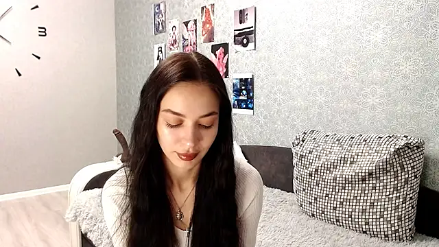 Daphne Darkthorn online show from 10/19/25, 01:08