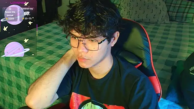 Im Camii online show from 10/22/25, 05:56