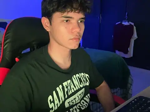 Im Camii online show from 04/15/26, 07:58