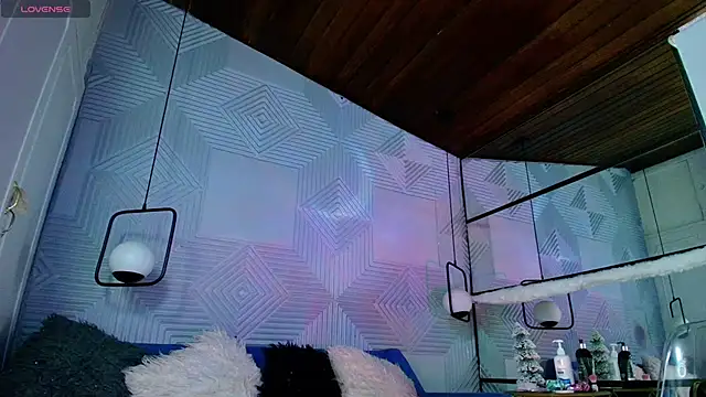 Snapshot of CinnamonHeat chatting on 11/19/25, 11:10 CinnamonHeat online show from 11/19/25, 11:10